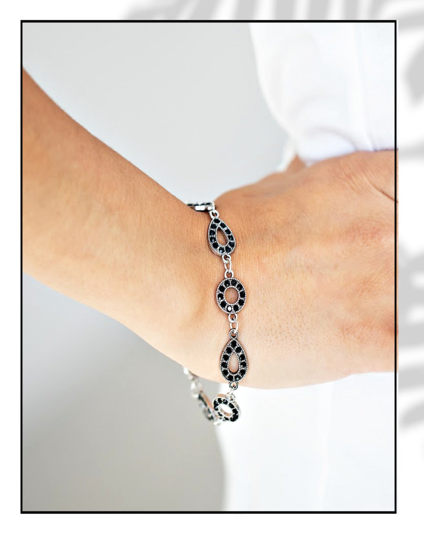 Royaly Refined - Black ~ Paparazzi Clasp Bracelet