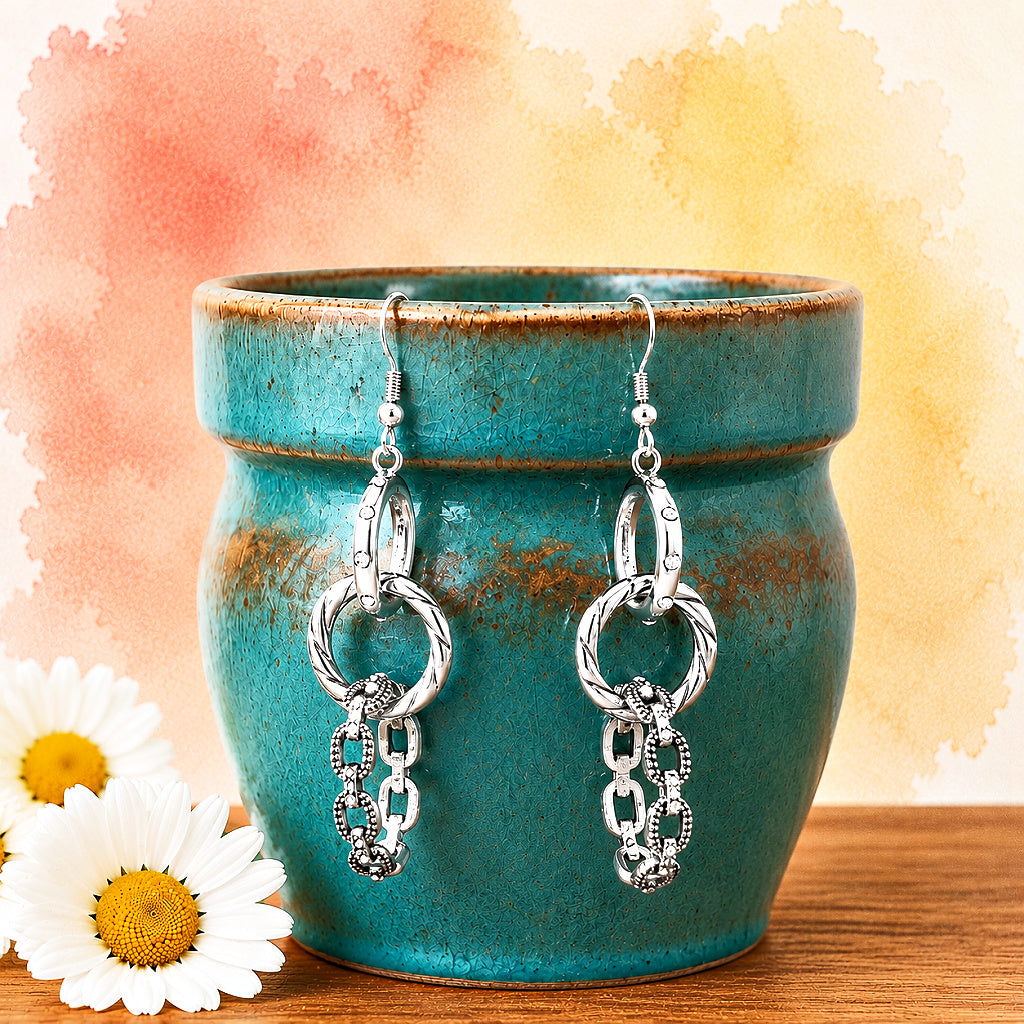 Shameless Shine — Silver Interlocking Rings 💍✨ Earrings
