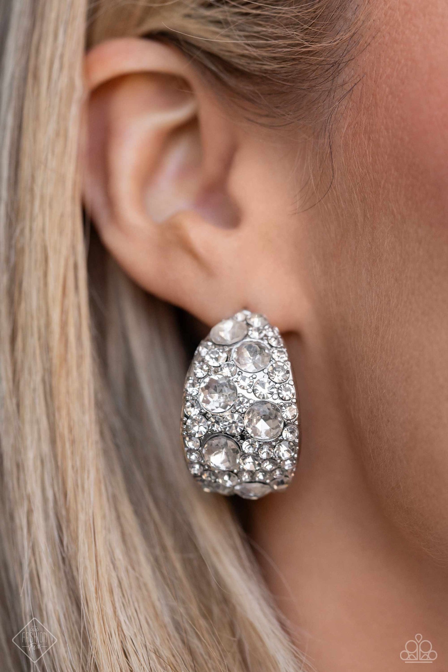 Freethinking Finesse - White   Earrings