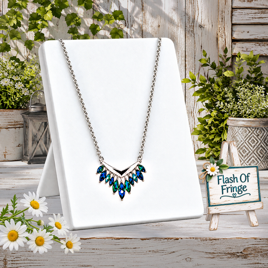 Flash Of Fringe - Green   Necklace