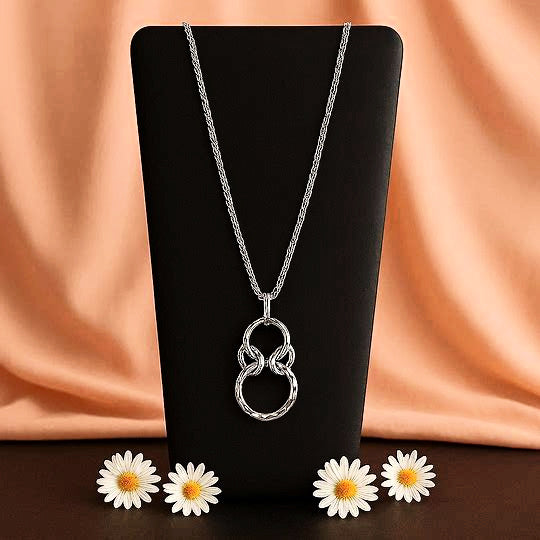 Courageous Contour – Silver Necklace