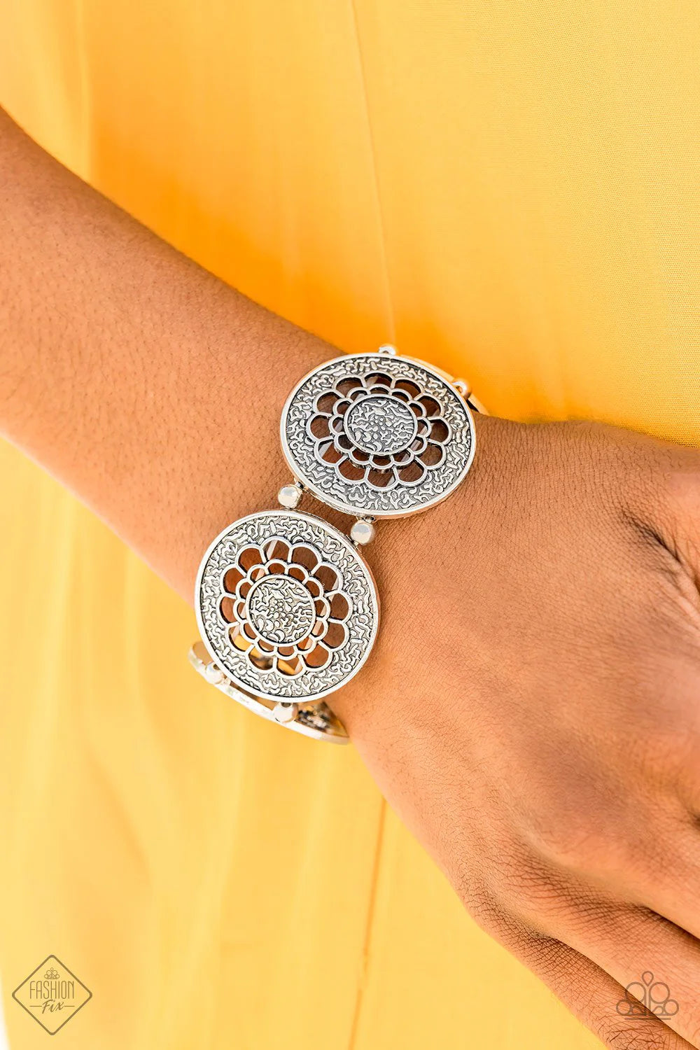 Marigold Medallions - Silver    2 Piece Set