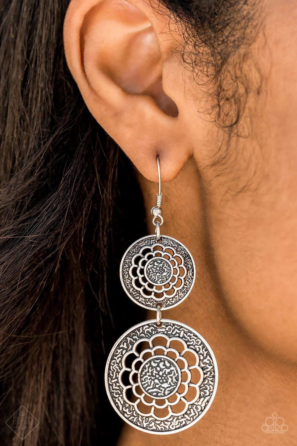 Marigold Medallions - Silver    2 Piece Set