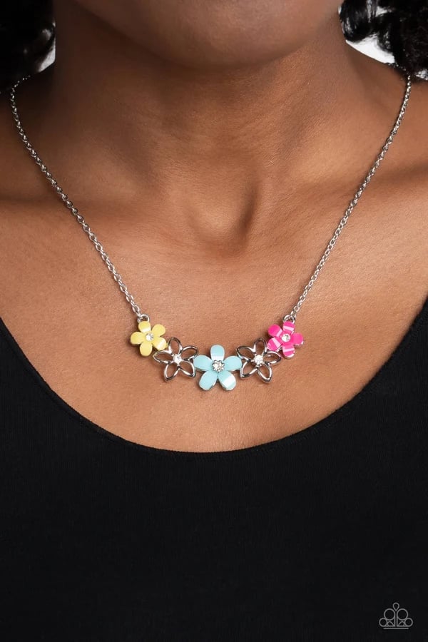 WIDFLOWER About You - Blue Necklace