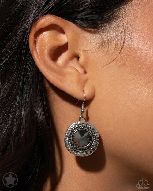 Global Glamour - Silver Necklace